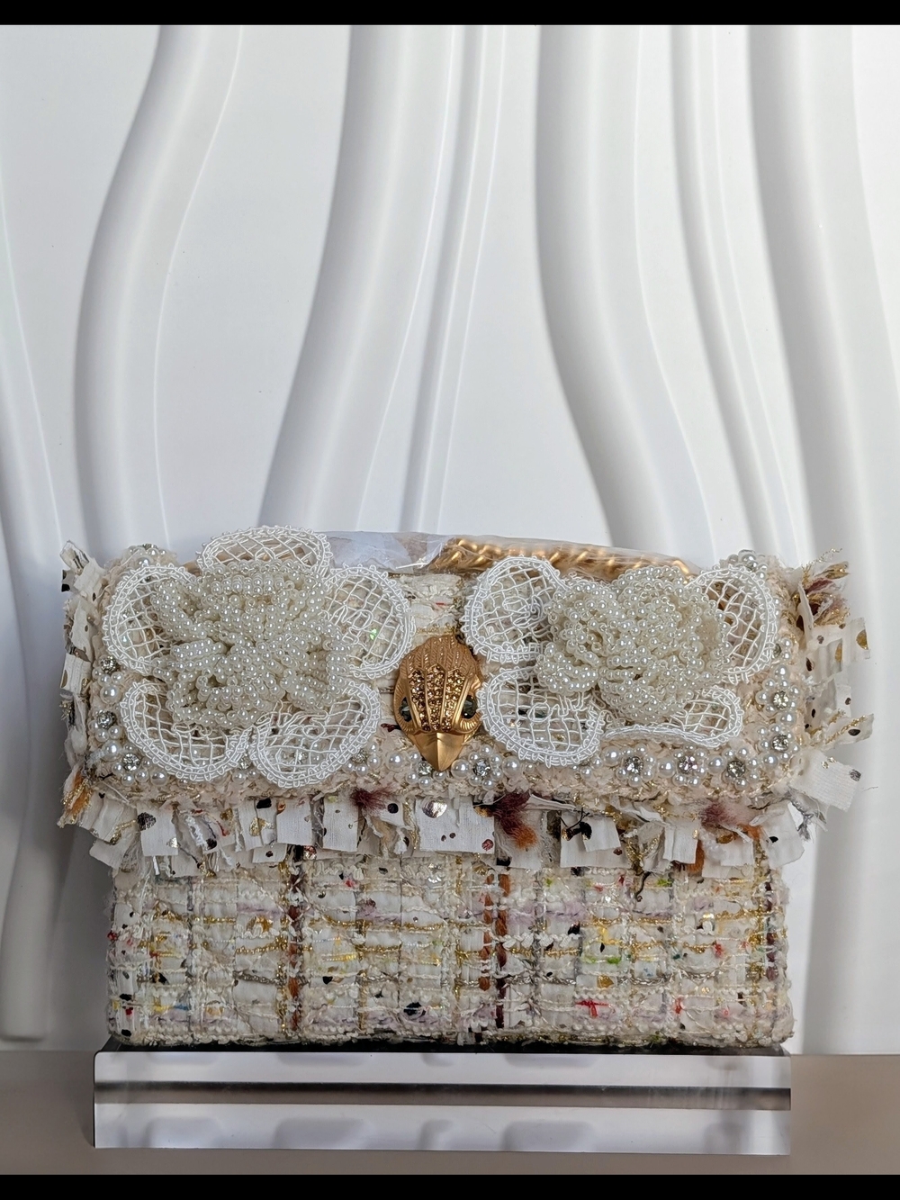 Kurt Geiger Cream Tweed Crossbody Bag with Gold Chain and Pearl Detail - Picture 3 of 16